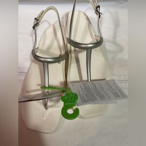 Crocs Women’s Size 7 Silver Strapped Sandals White Sole New With Tags Versatile